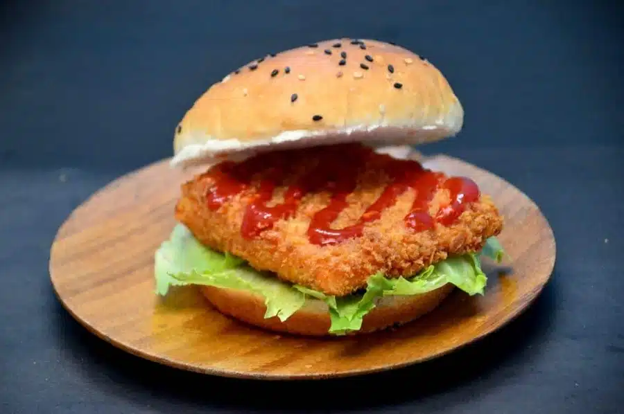 burger cu tofu crocant