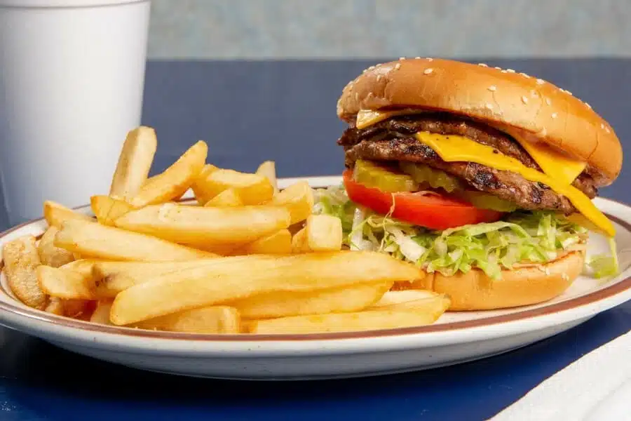 burger dublu cu brânză